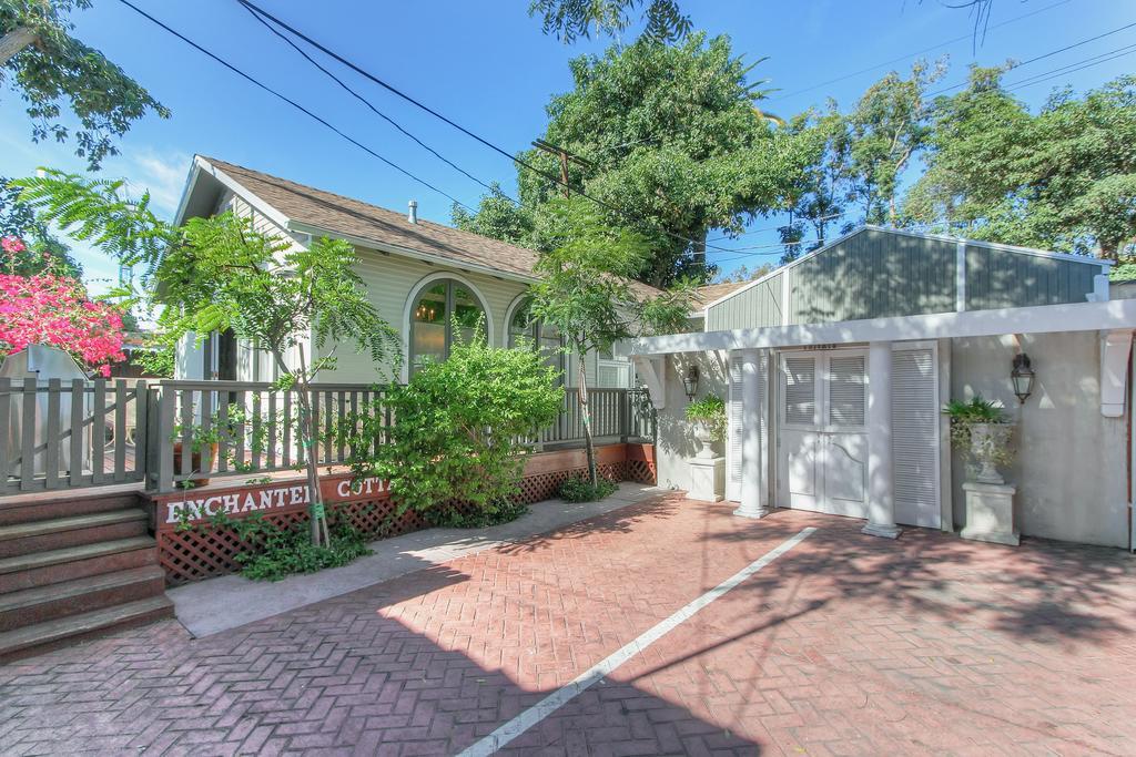 Hollywood Cottages Hébergement de vacances *